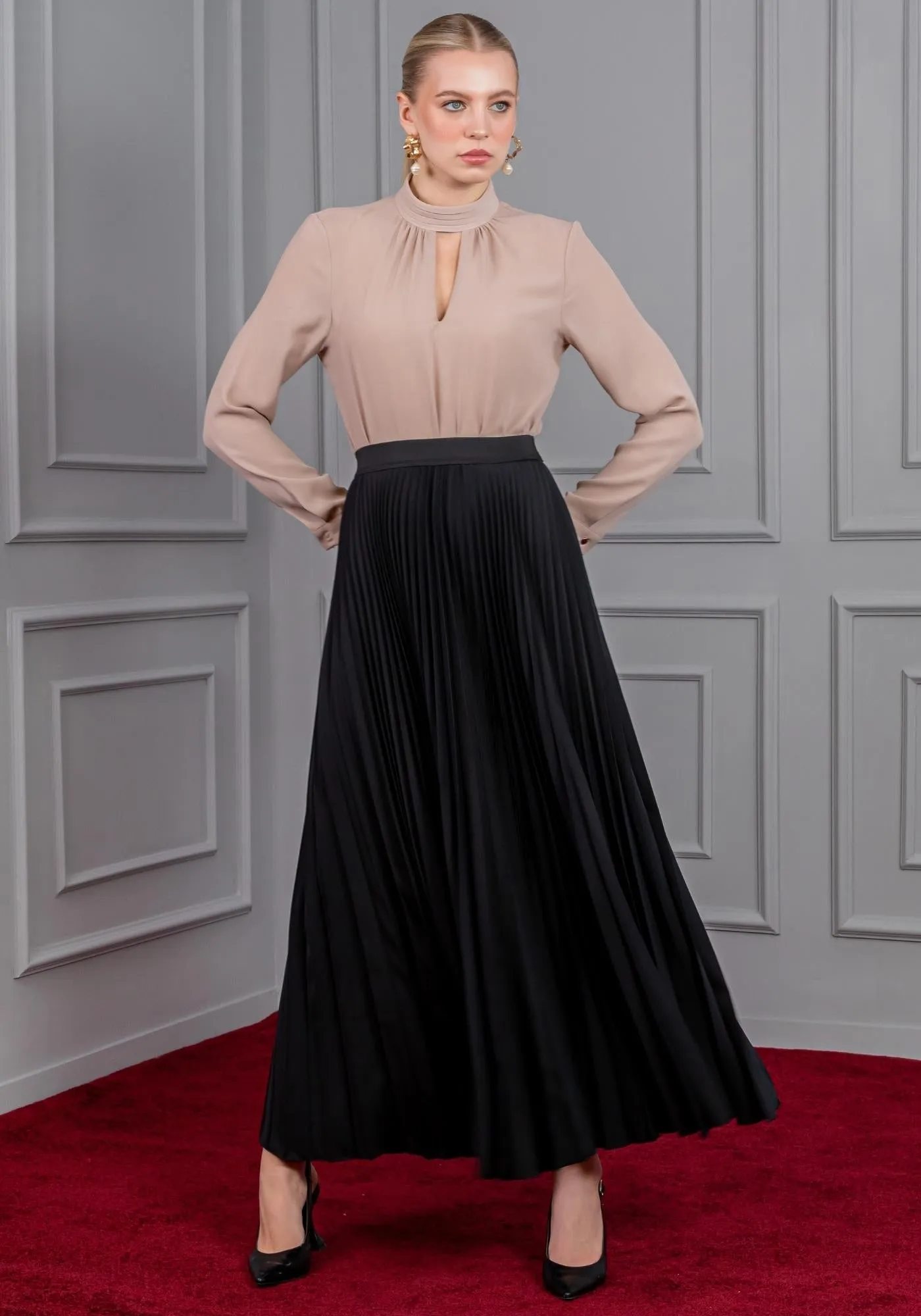 Black Pleated Maxi Skirt with Flowing Plisse Design - G-Line