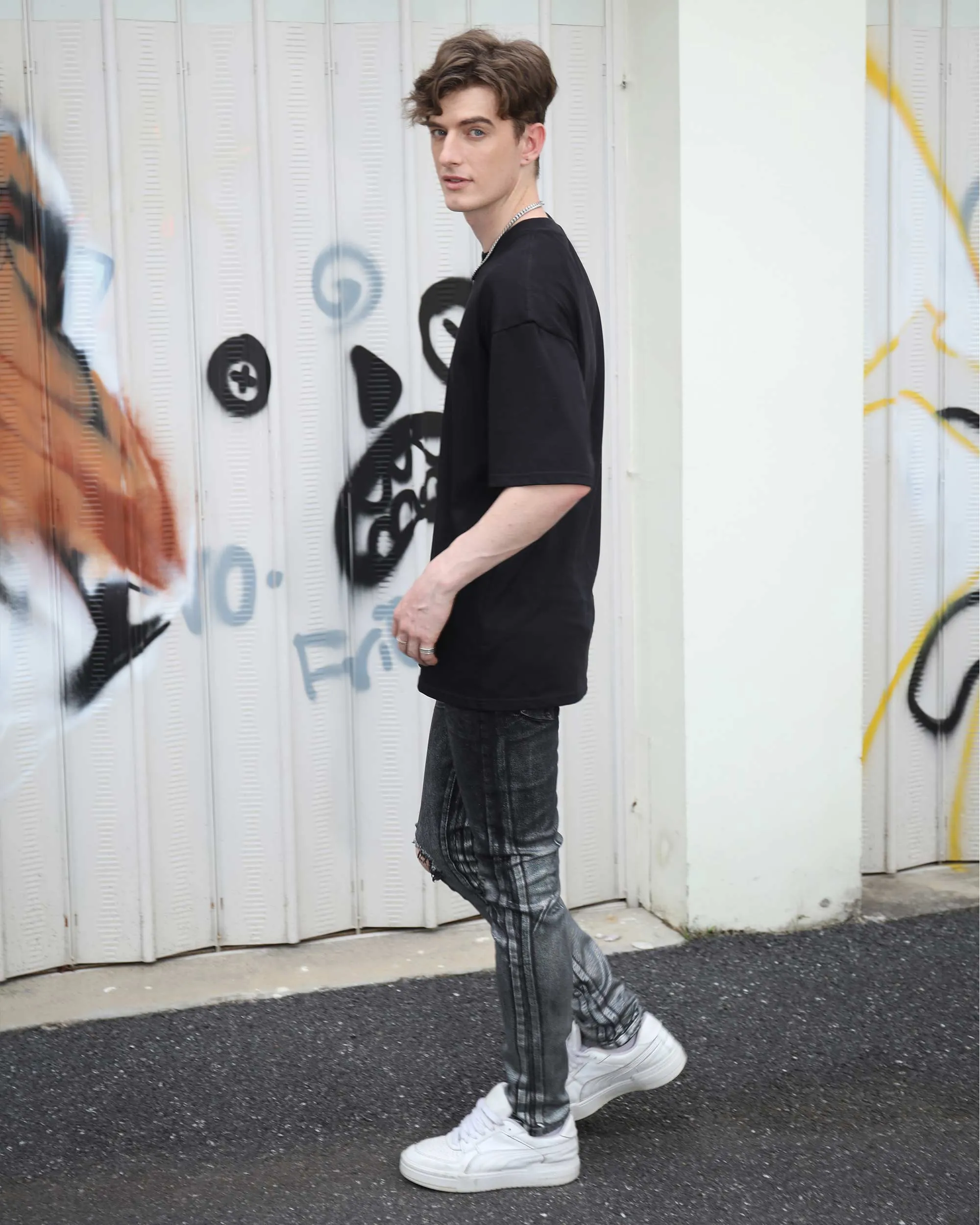 Gradient Shades Black Ripped Jeans with Statement Knee Rips