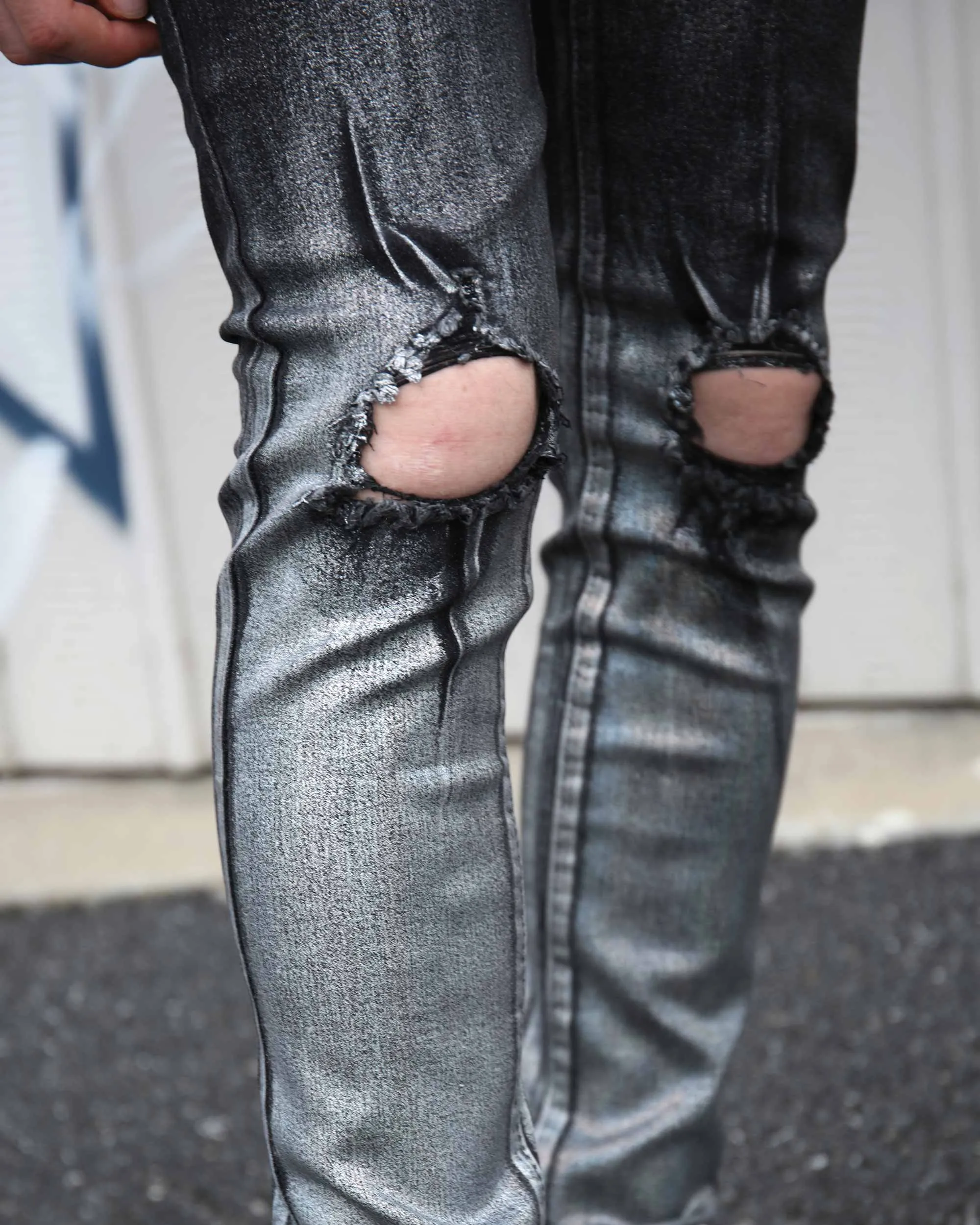 Gradient Shades Black Ripped Jeans with Statement Knee Rips