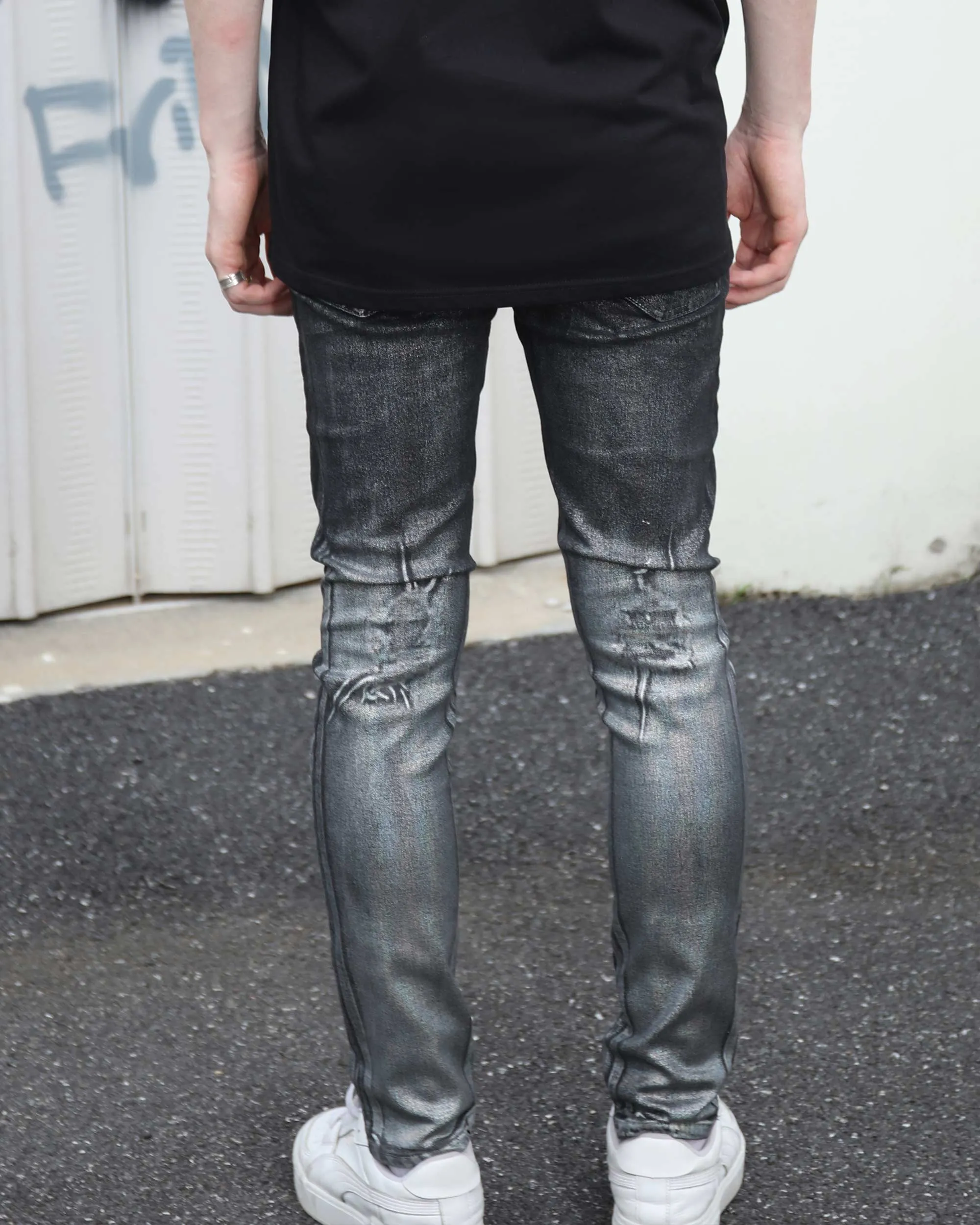 Gradient Shades Black Ripped Jeans with Statement Knee Rips