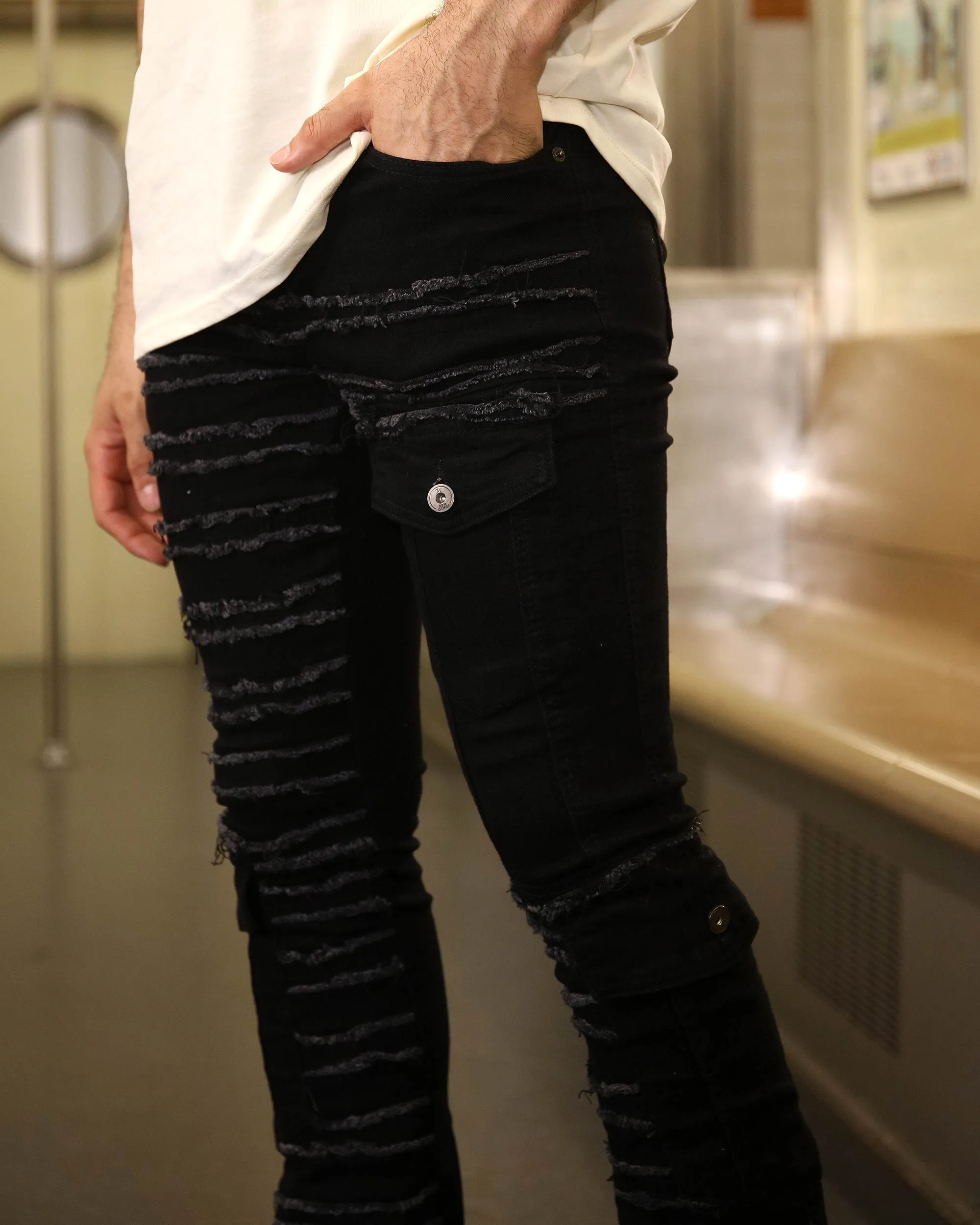 Stylish Raw edge Black Jeans with Side Pocket Detailing
