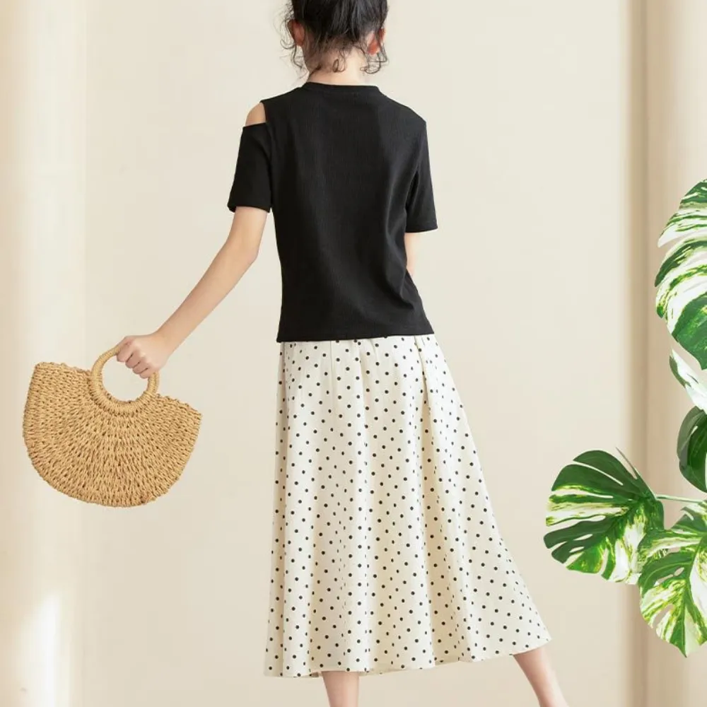 露肩T恤 波点半裙 Shoulder Cut-Out Top & Polka Dot Skirt 2-Piece Set